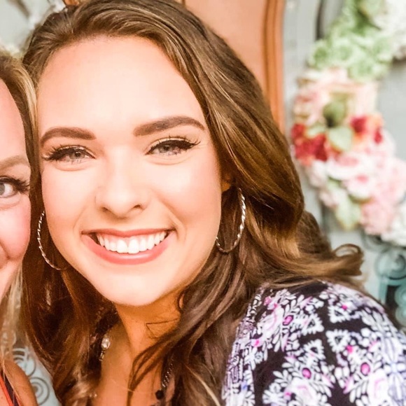 Meet your Posher, Sofia - Picture 3 of 6